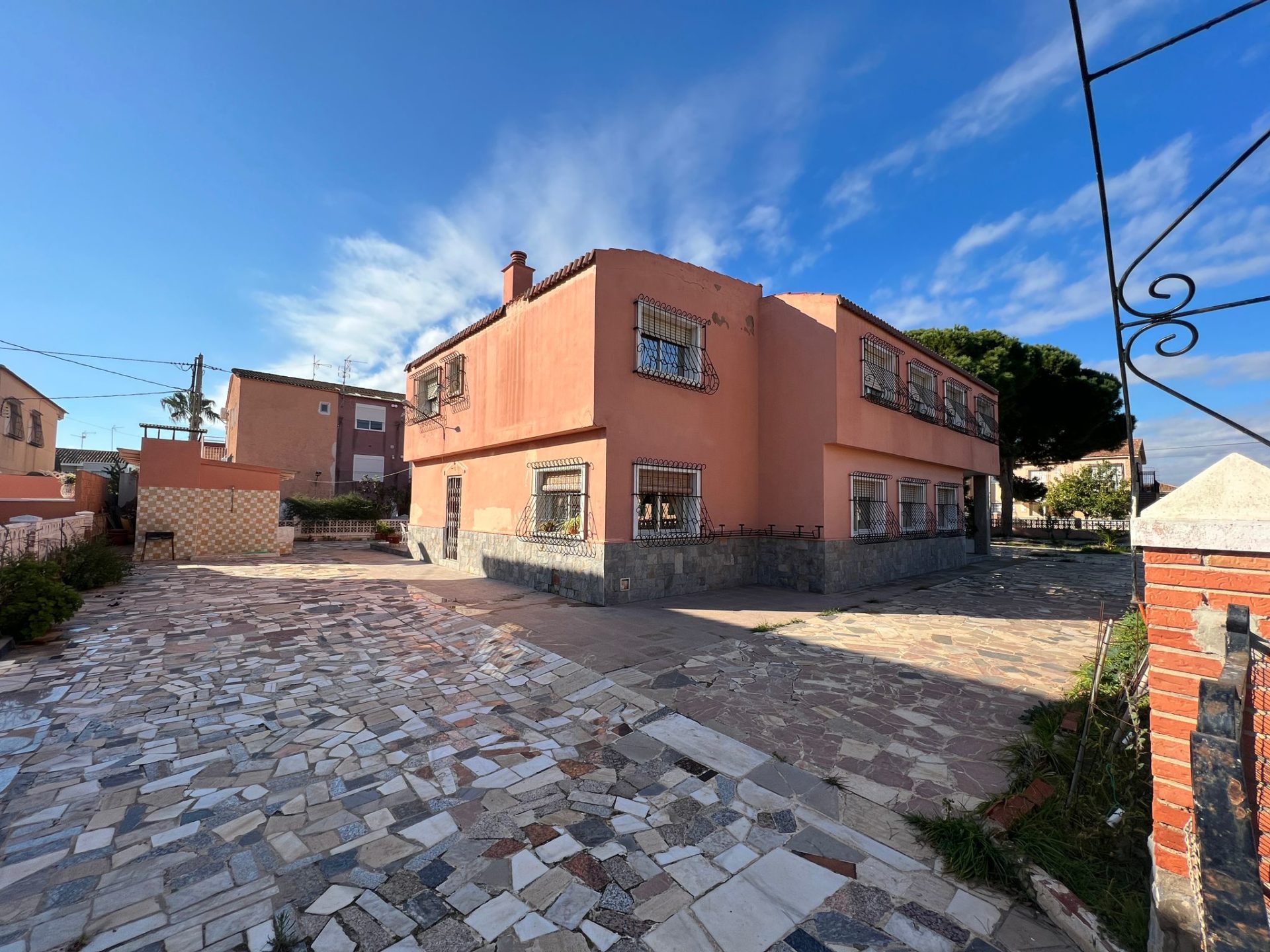 9 Bedroom detached Villa in Los Alcázares 400m from the Beach