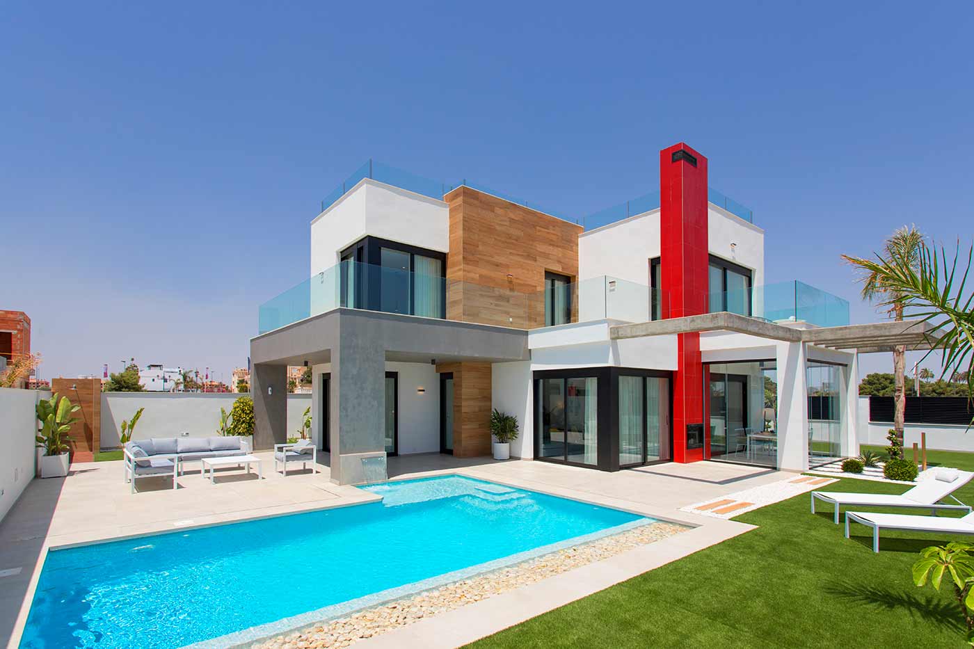 Luxury Blue Swing 3 Bed Seafront Villa – Los Alcazares